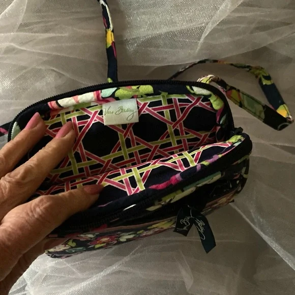 Vera Bradley Crossbody - Picture 5 of 6